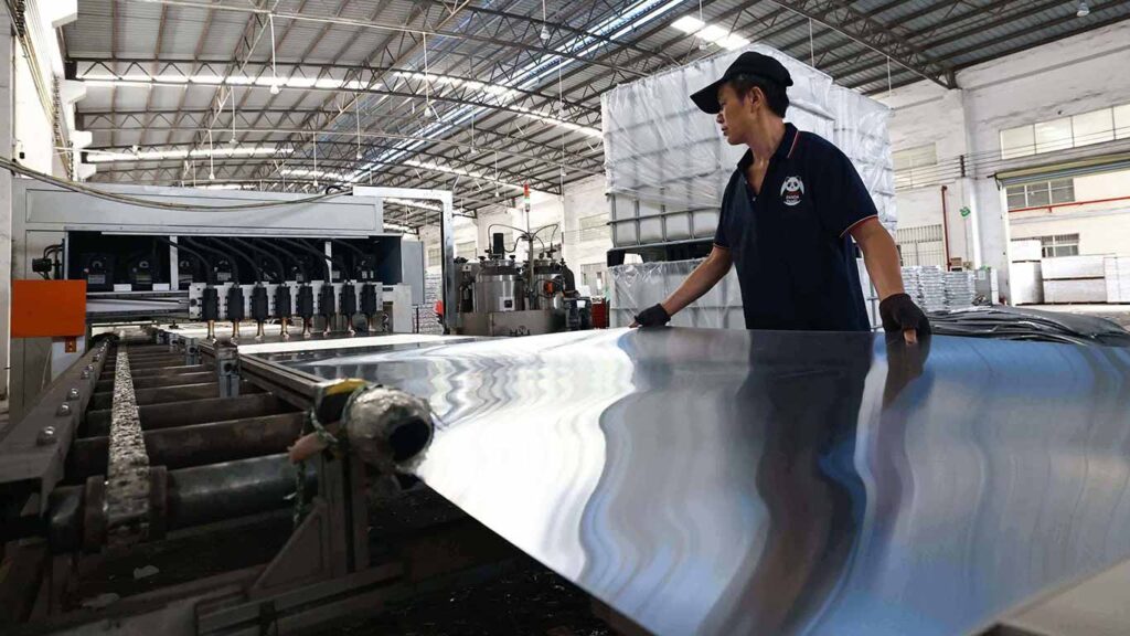 China Honeycomb Panel Factory and Production Line