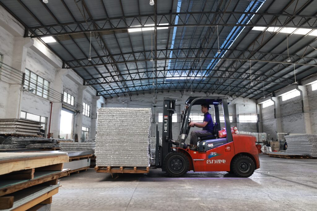 Aluminum honeycomb panel factory production for cabinet applications