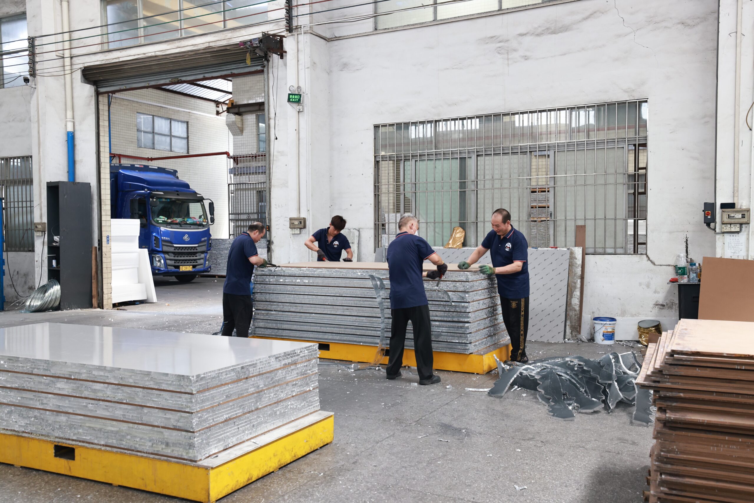 Aluminum Honeycomb Panel: Lightweight, Strong and Durable Solution for Modern Applications - aluminum honeycomb panel manufacturing process factory scaled