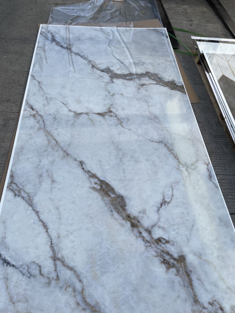 Realistic marble veins and natural stone surface finishes for decorative aluminum honeycomb panels