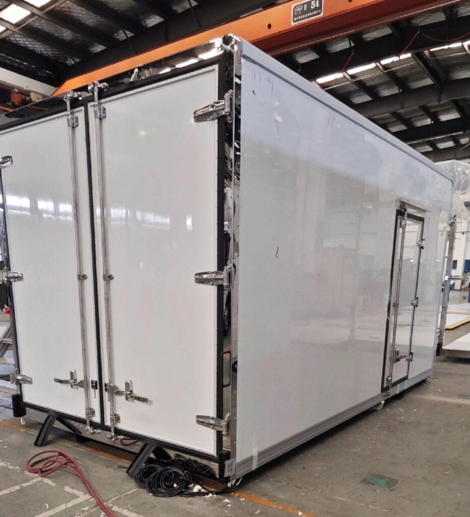 Aluminum honeycomb panels for truck bodies