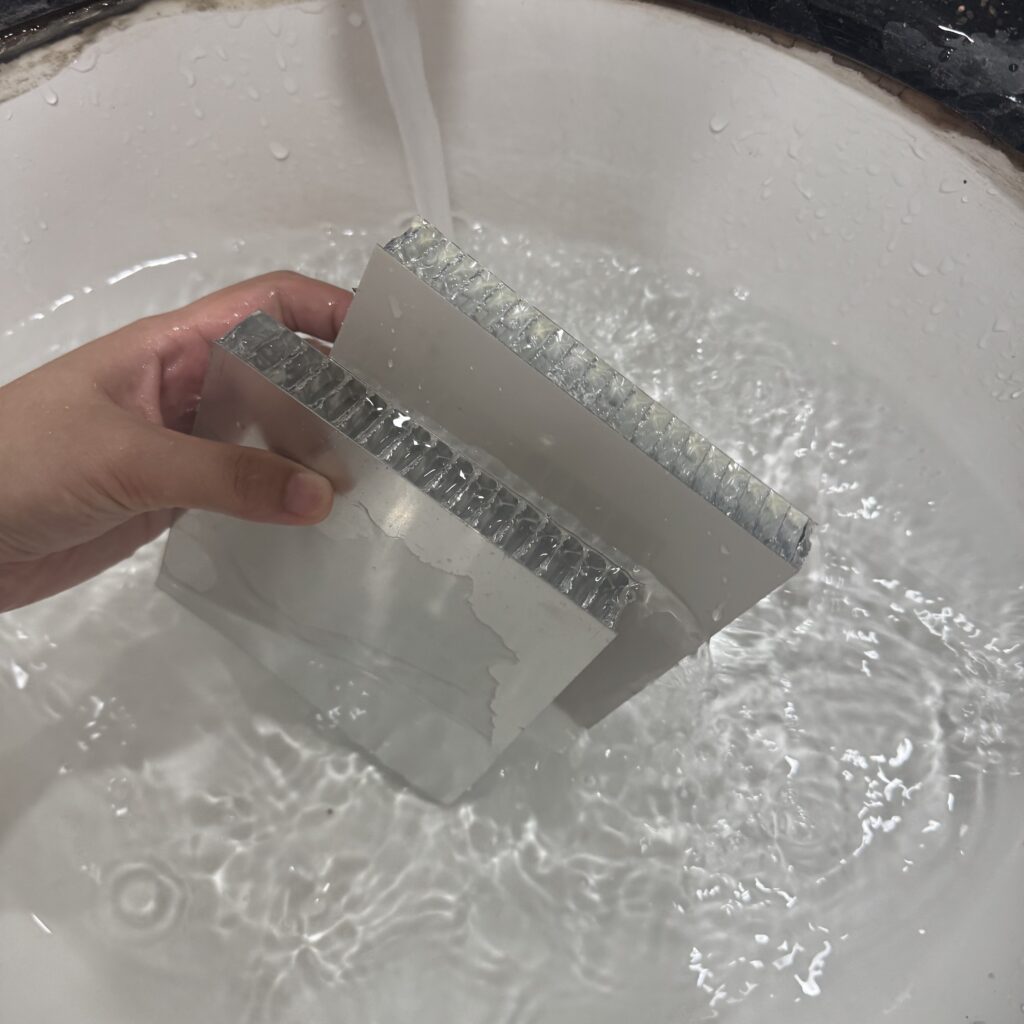 Aluminum honeycomb panel water resistance test